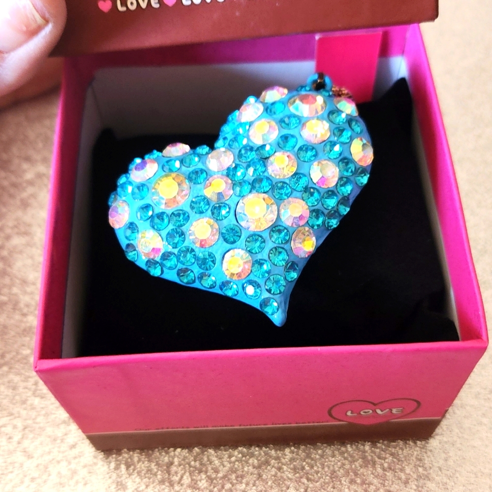 New Betsey Johnson Necklace Heart Large